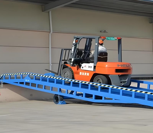 郸城移动式卸货平台（叉车用）